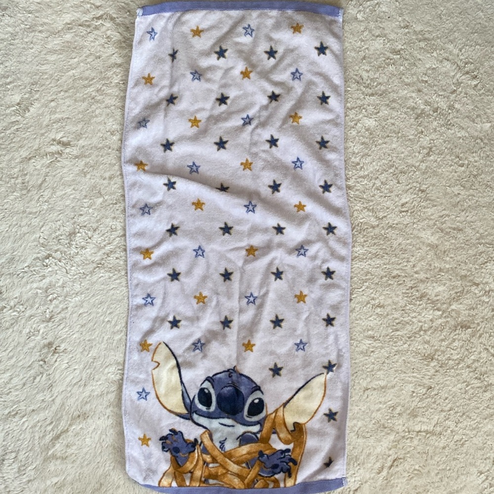 ❤️ Disney’s Lilo & Stitch Experiment 626 Hand Towel NWOT